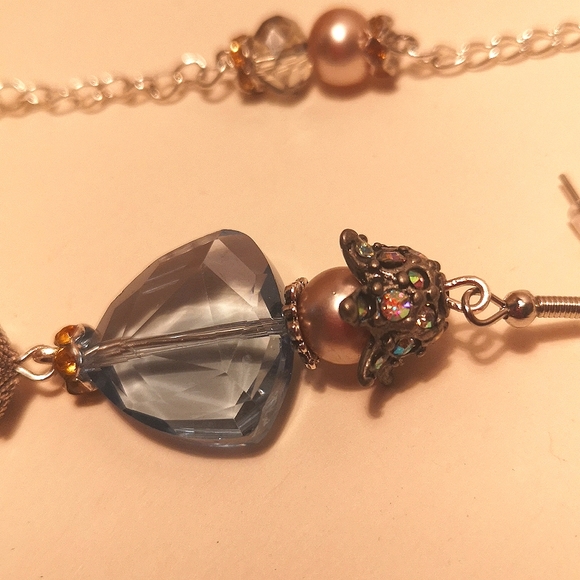 Swarovski crystal and faux pearl earrings and necklace set - Picture 8 of 11